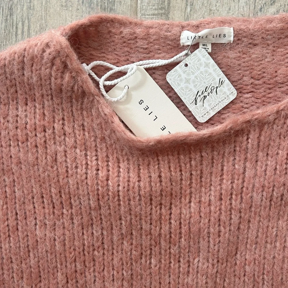 Free people little lies pink/ rose sweater - Picture 2 of 5